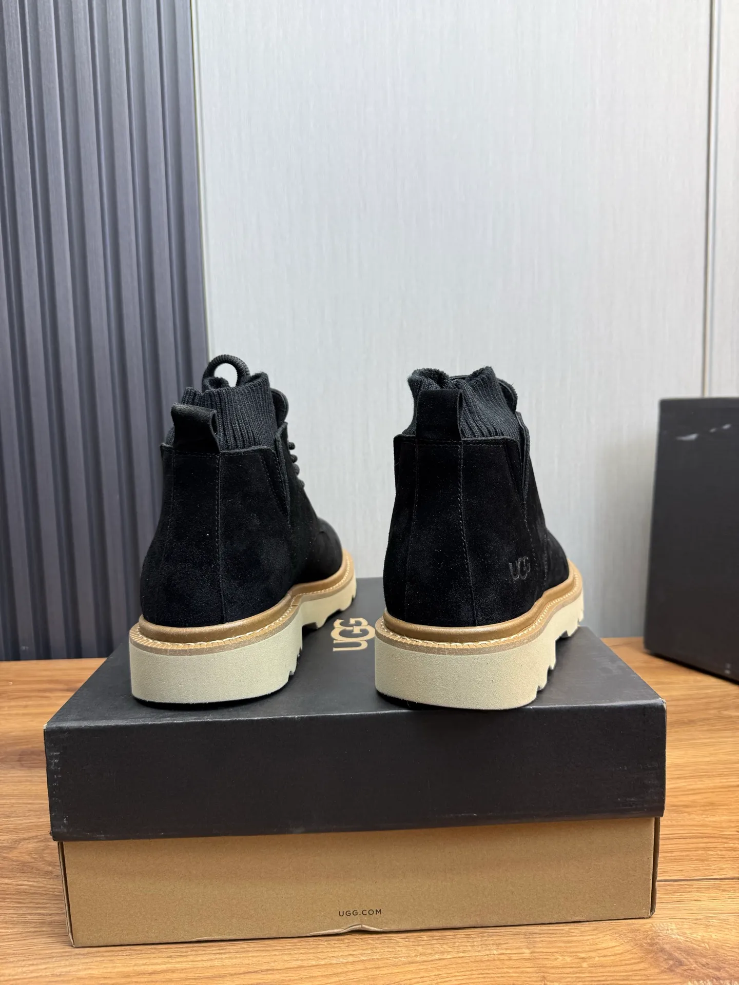 Factory price 640💰 [UGG] Men's hot winter warm boots🐑Simple and fashionable design, cowhide➕comfortable and warm wool lining. Soft and comfortable to wear, good warmth retention, and excellent foot feel. Regular size 38-45